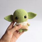 PDF-Crochet-Pattern-Baby-Yoda-Amigurumi-Tutorial-DIY-Alien-Crochet-Doll-Pattern-1-1.jpg