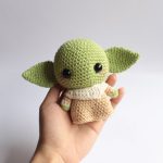 PDF-Crochet-Pattern-Baby-Yoda-Amigurumi-Tutorial-DIY-Alien-Crochet-Doll-Pattern-1-1.jpg