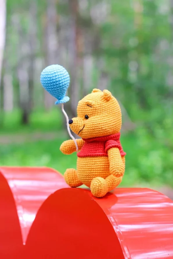 Crochet Pattern for a Teddy Bear Holding a Balloon 2