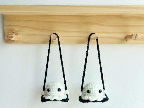 Ghost Sit On Swing Crochet 2